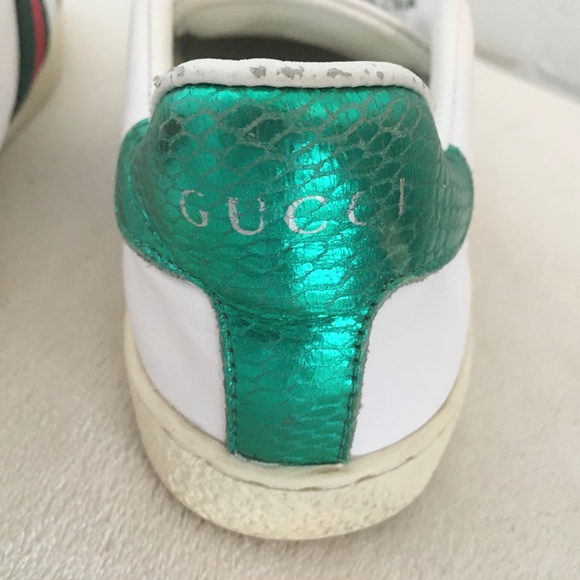 SOLD - Authentic Gucci Women’s Ace Sneakers Strip Bee White Leather - Picture 4 of 16